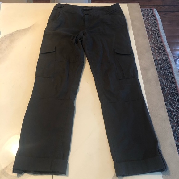Banana Republic Mid-Rise Ryan Fit Cargo Pants - Straight Leg Size 6 - Picture 2 of 4